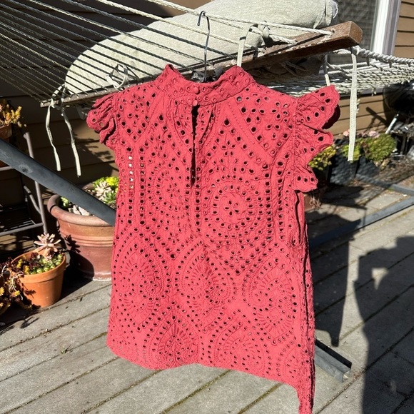L Banana Republic cranberry eyelet cotton top w high collar and flare sleeves - Picture 2 of 6